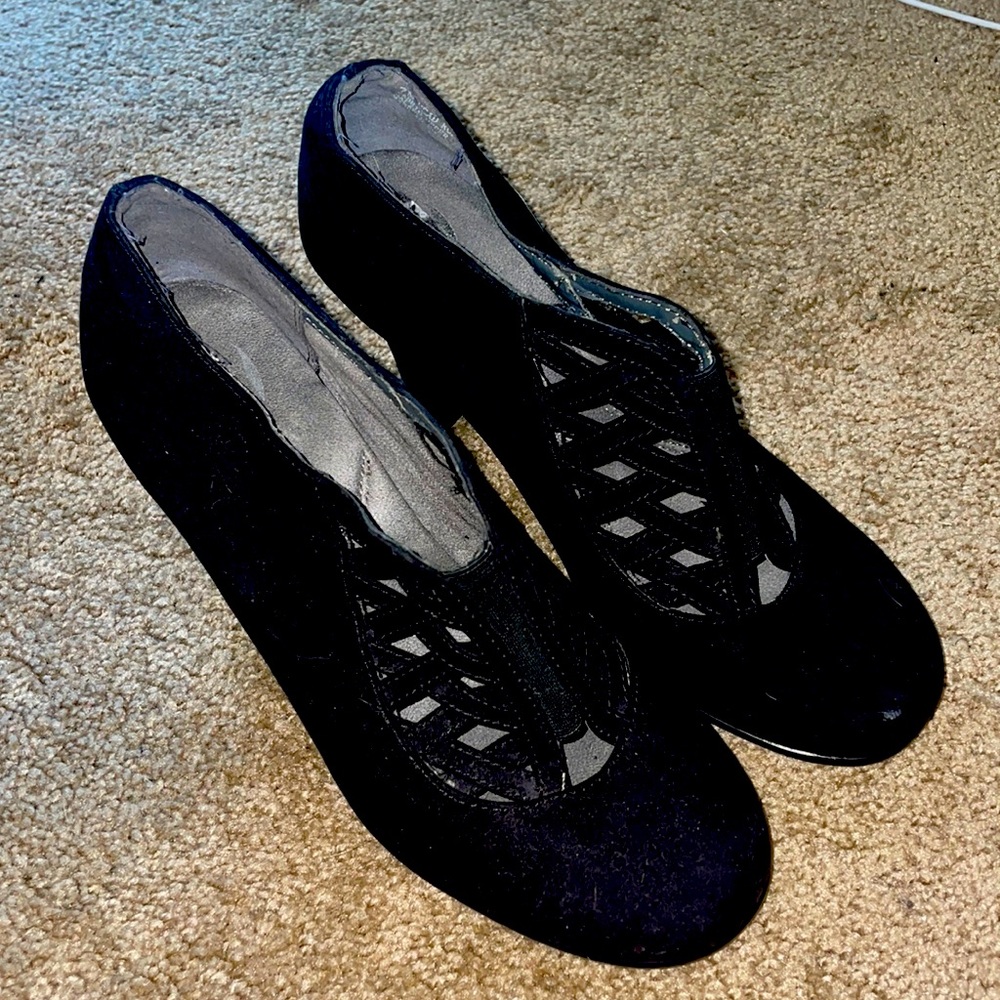 Aerosoles 2.5 inch black heels